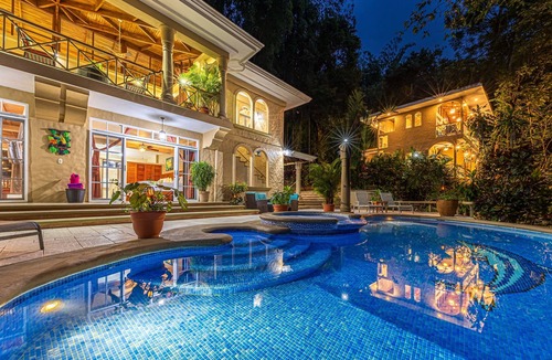 Manuel Antonio House | Casa Bamboo | 4-Bedroom Colonial Jungle Villa | Private Pool | Manuel Antonio