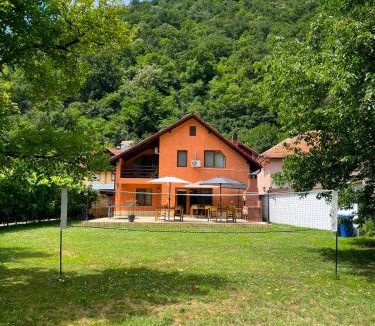 Baile Herculane House | Casa Bianca