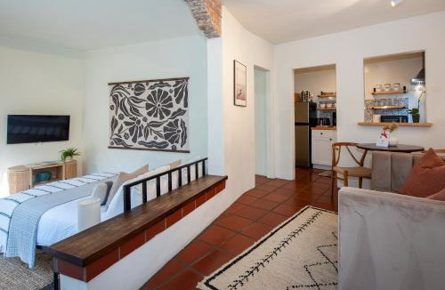 Montecito House | Casa Blanca Suite A1 - New, Private, Cozy!