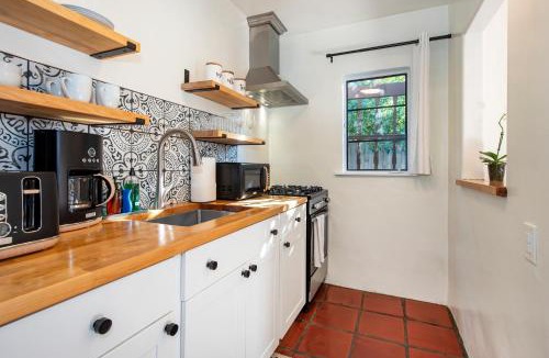 Montecito House | Casa Blanca Suite A1 - New, Private, Cozy!