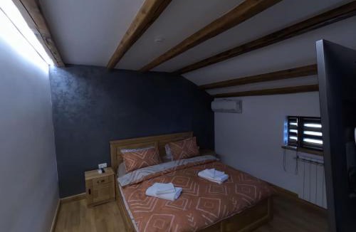 Danesti House | Casa Bloanca