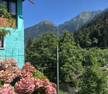 Vanzone con San Carlo House | Casa Blu
