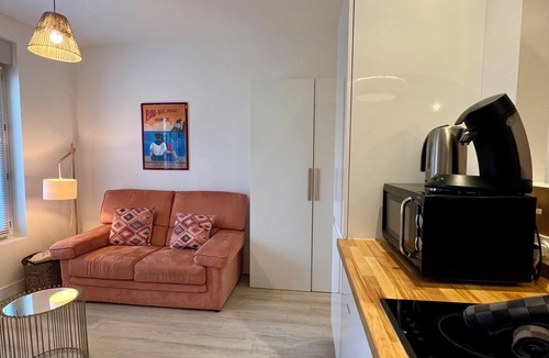 Brive-la-Gaillarde Apartment | CASA BLUM #2 - Studio climatisé, à 2 pas de la gare