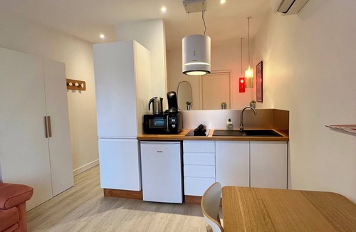 Brive-la-Gaillarde Apartment | CASA BLUM #2 - Studio climatisé, à 2 pas de la gare