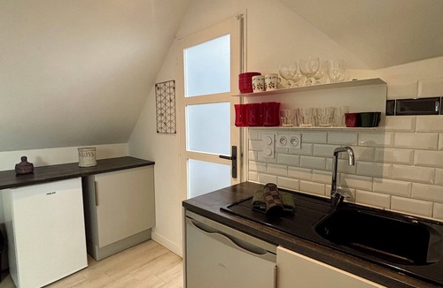 Brive-la-Gaillarde Apartment | Casa Blum #4 - Studio climatisé, à 2 pas de la gare