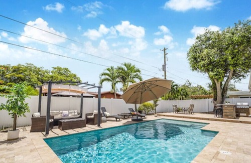 Driftwood House | Casa Boho-Tropical Pool-PingPong-15 min to Beach !