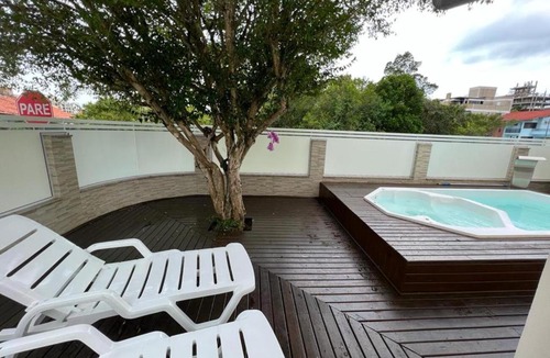 Ze Amandio House | Casa Bombas