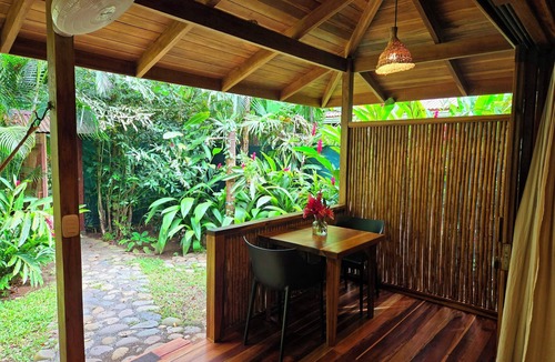 Chiguata House | Casa Cabécar - Just 3 minutes from the beach!