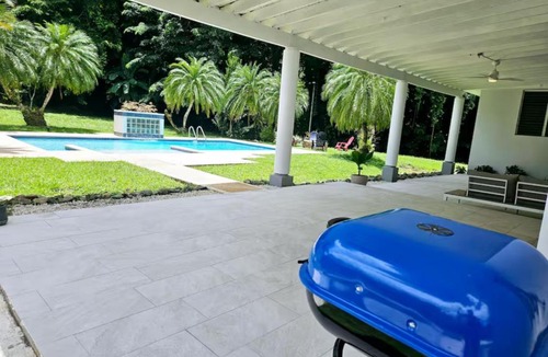 Dos Bocas Apartment | Casa Campestre frente a la Playa Puerto Rico