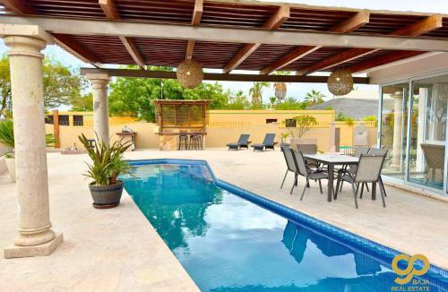 El Centenario House | Casa Caracol Beachfront and Private Pool Villa