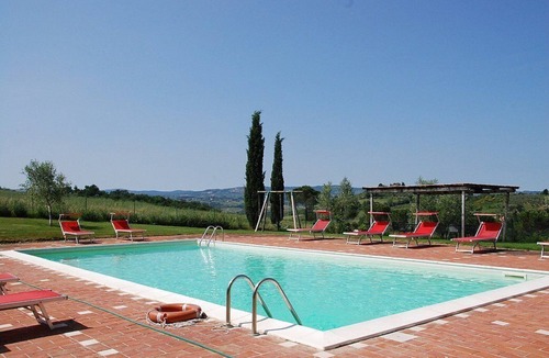 Castelfiorentino House | Casa Cassiodoro D: A welcoming two-story ancient tuscan country house surrounded by vineyards and olive groves, with Free WI-FI.