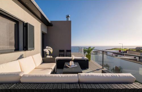 Ponta Garca House | Casa Celeste - Deluxe Ocean View/Heated Pool