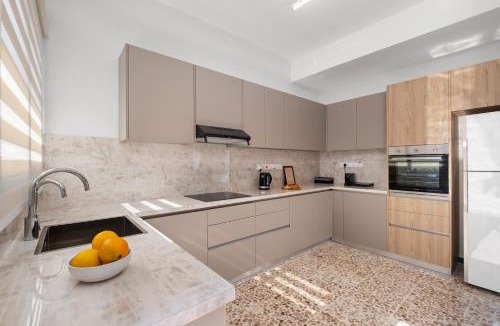 Old Town House | Casa Centrale by Nomads - 2BD Home with Workspace