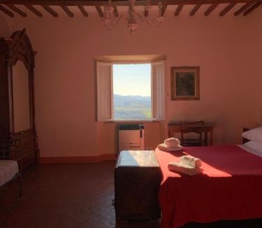Casale Marittimo Bed & Breakfast | Casa Cerboneschi B&B in a medieval village with Panoramic Tuscan Hills