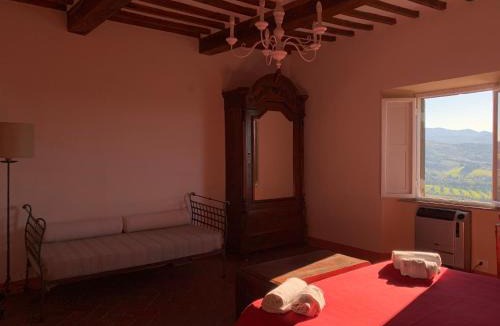 Casale Marittimo Bed & Breakfast | Casa Cerboneschi B&B in a medieval village with Panoramic Tuscan Hills
