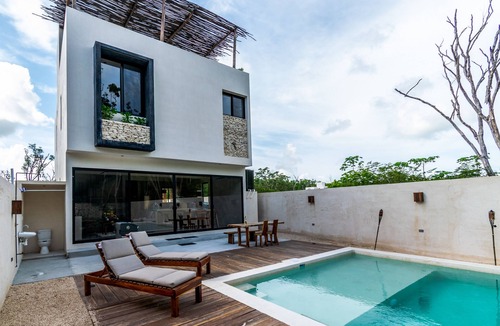 Tulum House | Casa Chida/Solar/2BR/Huge pool/Roof bar/Starlink High Speed Internet.