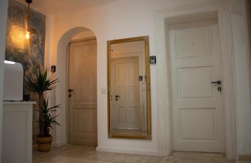 Center House | CASA CIUC