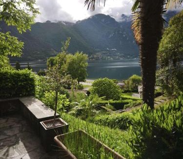 Vesta House | Casa Claudia, a due passi da lago e spiaggia