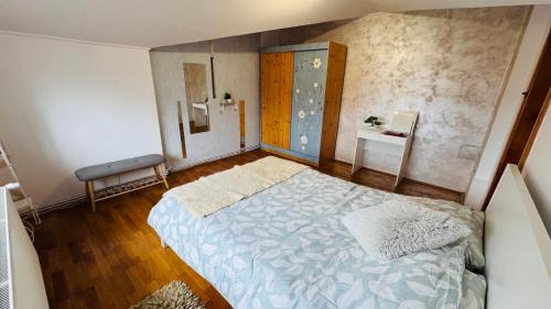 Campulung House | Casa Claudine