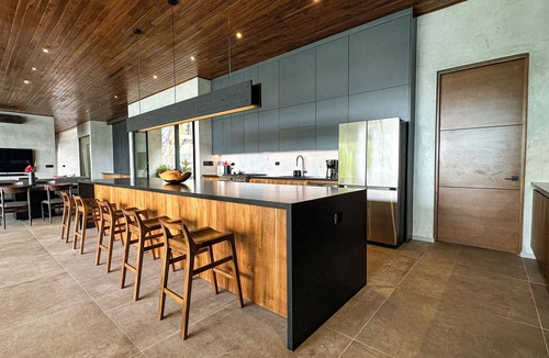 Savegre House | Casa Colibrí | 75-Ft Infinity Pool & Ocean Views