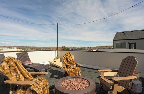 Wheat Ridge House | Casa Colorado: Modern Luxury Home w/Rooftop Deck