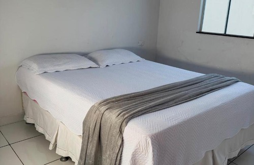 Mineiros House | Casa com dois quartos e piscina em mineiros