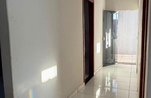 Mineiros House | Casa com dois quartos e piscina em mineiros