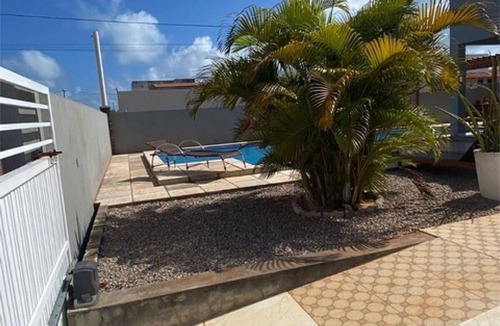 Touros House | Casa com Piscina e Jardim, a 400m da Praia de águas quente. Aceita seu animal.
