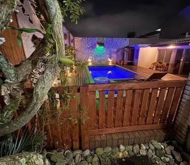 Santinho House | Casa com piscina em frente à Praia do Santinho