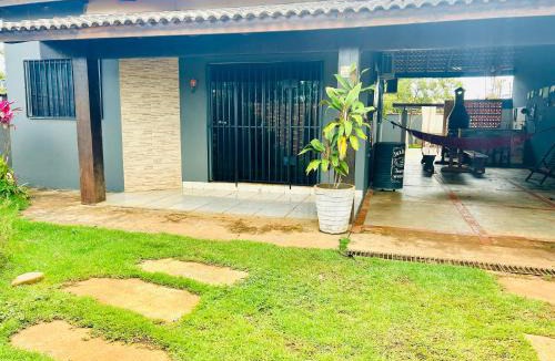Cuiaba House | CASA COM SPA DE HIDRO, AQUECEDOR E CROMOTERAPIA A 1,0 kM DO CENTRO