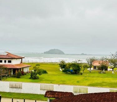 Guarau House | Casa com Vista do Mar e Montanha