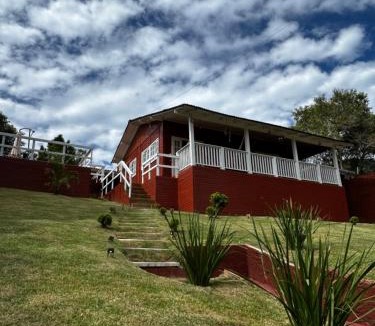 Paulo Lopes House | Casa com vista para a natureza e piscina