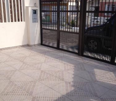 Vila Anhanguera House | Casa Completa 100m da Praia 8 Pessoas Churrasqueira-garagem para 2 carros
