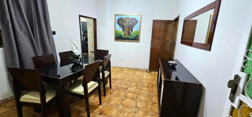 Sao Jose House | Casa Completa com 3 quartos perto do Centro, vaga de garagem e ar condicionado