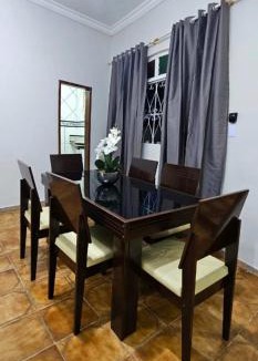 Sao Jose House | Casa Completa com 3 quartos perto do Centro, vaga de garagem e ar condicionado