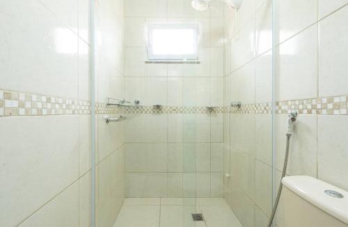 Itacolomi House | Casa Completa com Piscina Churrasqueira Sinuca Wi-Fi e Garagem para 4 Carros a 350m da Praia Acomoda 12 Pessoas, 4 Quartos com Ar-Condicionado