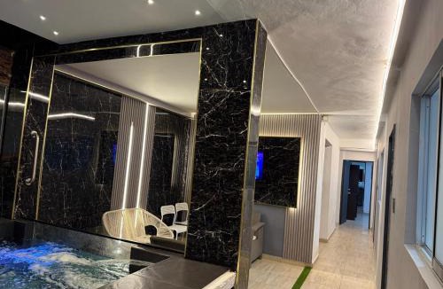 El Poblado Villa | casa con jacuzzi cerca al parque del poblado