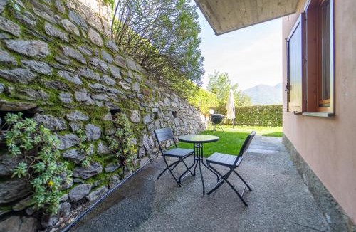 Sala Comacina Apartment | Casa con parcheggio, piscina giardino, barbecue
