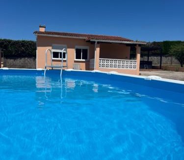 Abegondo House | Casa con Piscina, Jacuzzi y Jardin en Abegondo, A Coruña
