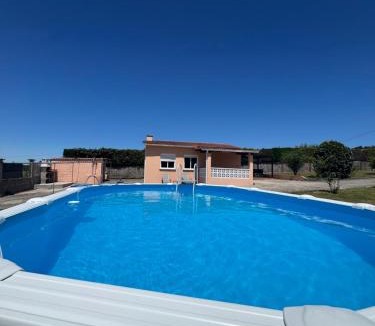 Abegondo House | Casa con Piscina, Jacuzzi y Jardin en Abegondo, A Coruña