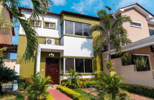 La Aurora House | Casa con piscina temperada en Villa Club