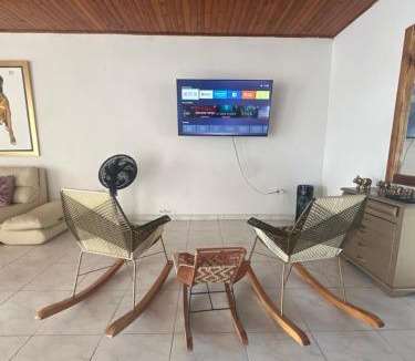 Monteria Apartment | Casa con tres dormitorios y garaje