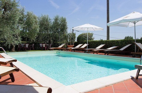 Massa e Cozzile House | Casa Concerto C: A graceful apartment, with Free WI-FI.