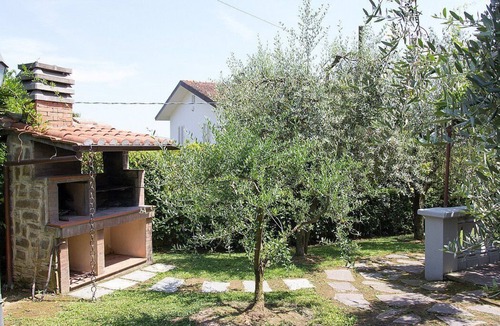 Massa e Cozzile House | Casa Concerto D: A graceful apartment, with Free WI-FI.