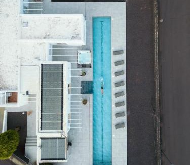 Conil House | Casa Conil Private 25m Heated Pool with Hydraulic Mobility Lift