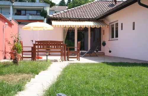 Unteruhldingen House | Casa Constantinus - Comfortable vacation home with garden and close to the lake in Uhldingen-