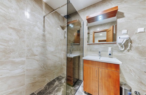 Dobra Voda Hotel | Casa Costa