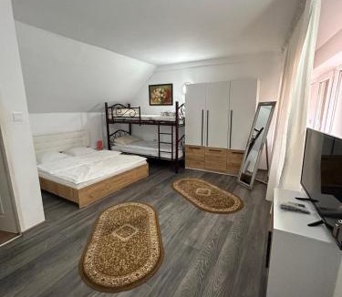Danes Bed & Breakfast | Casa Cristea