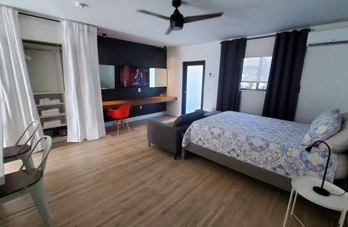 The Roads Apartment | Casa Cuba in Little Havana, by Brickell, 10 min to Airport, 10min to Miami Beach