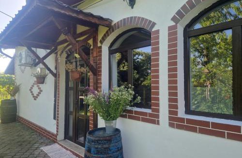Samburesti House | Casa Cuca Macai